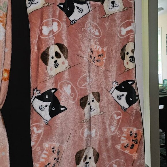 NEW!!!  Pickle and dot blanket - Picture 3 of 4